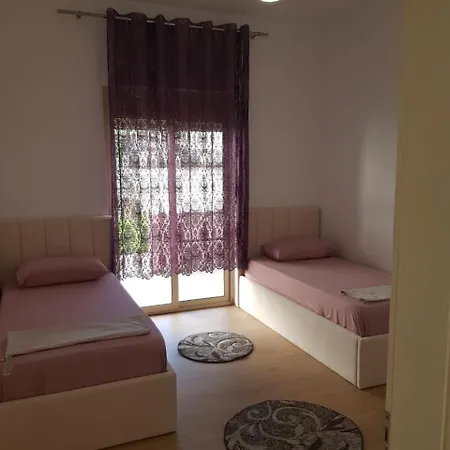 Cozy Near Center * شكودر