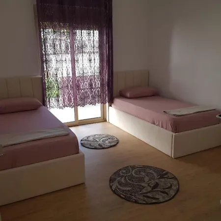 Cozy Near Center * شكودر